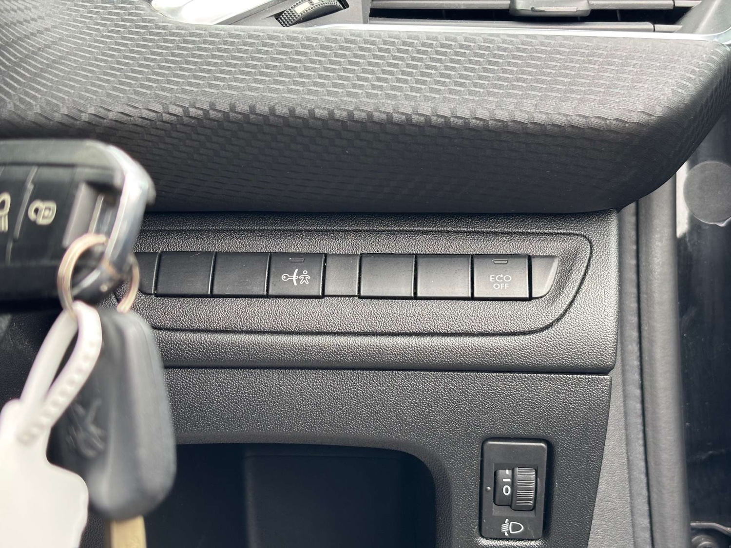 Used Peugeot 208 2018 for sale - 77836393: Photo 26