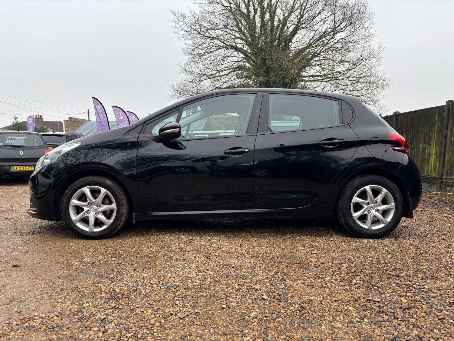 Used Peugeot 208 2018 for sale - 77836393: Photo 4