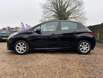 Used Peugeot 208 2018 for sale - 77836393: Photo