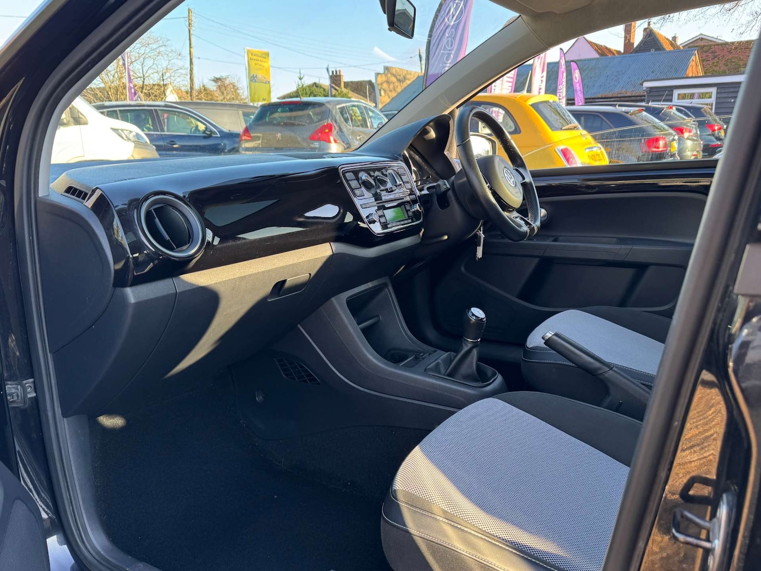 Used Volkswagen up! 2013 for sale - 77022578: Photo 17