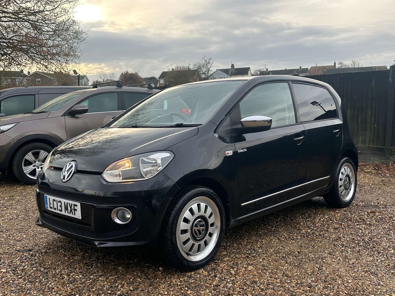 Used Volkswagen up! 2013 for sale - 77022578: Photo 2