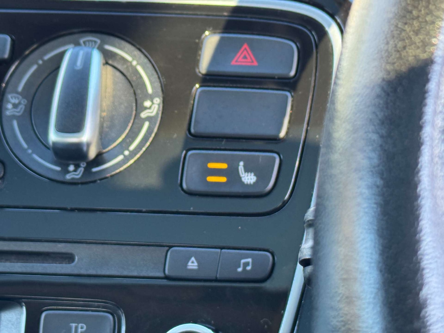 Used Volkswagen up! 2013 for sale - 77022578: Photo 23