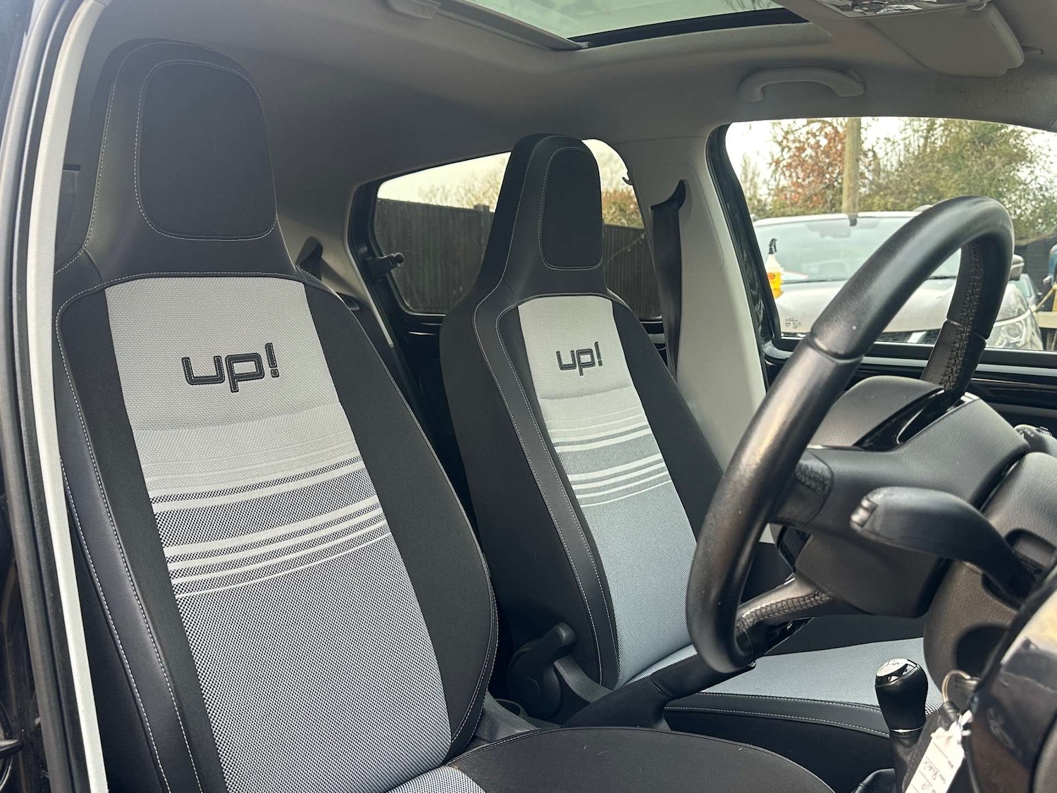 Used Volkswagen up! 2013 for sale - 77022578: Photo 8