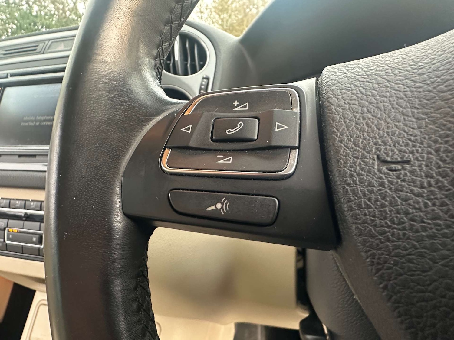 Used Volkswagen Tiguan 2012 for sale - 77033659: Photo 15