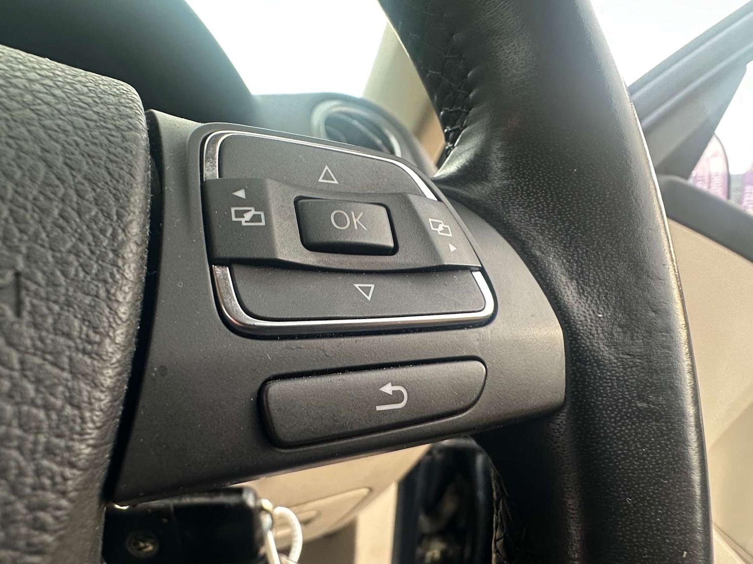 Used Volkswagen Tiguan 2012 for sale - 77033659: Photo 17