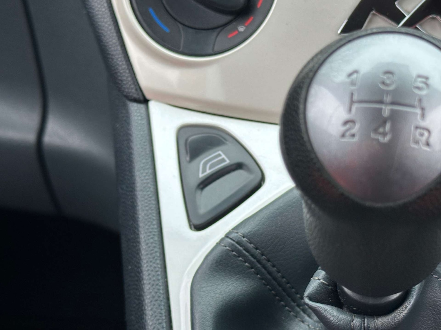 Used Ford Ka 2012 for sale - 77342170: Photo 25