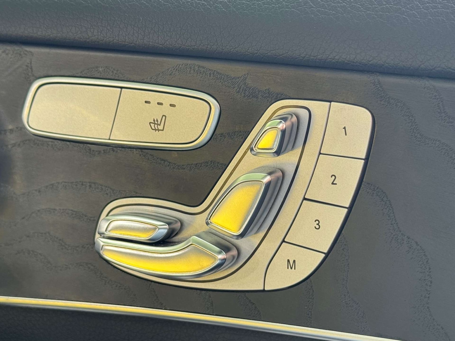 Used Mercedes-Benz GLC 2017 for sale - 76481374: Photo 38