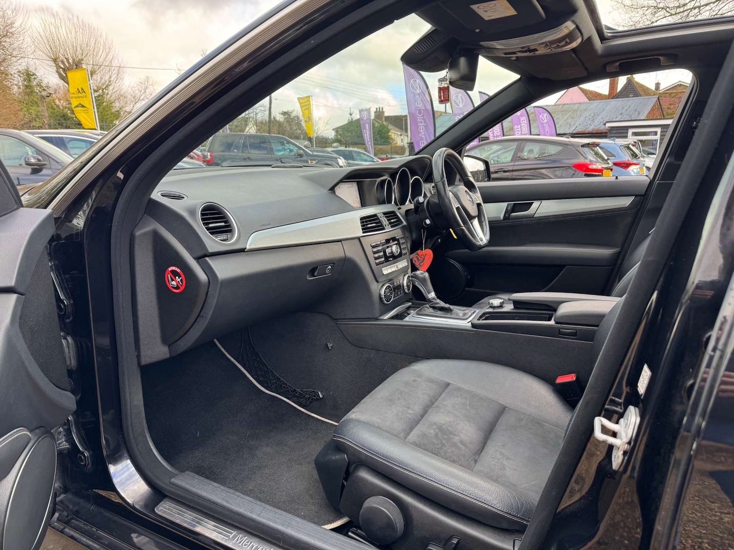 Used Mercedes-Benz C Class 2014 for sale - 77162418: Photo 17