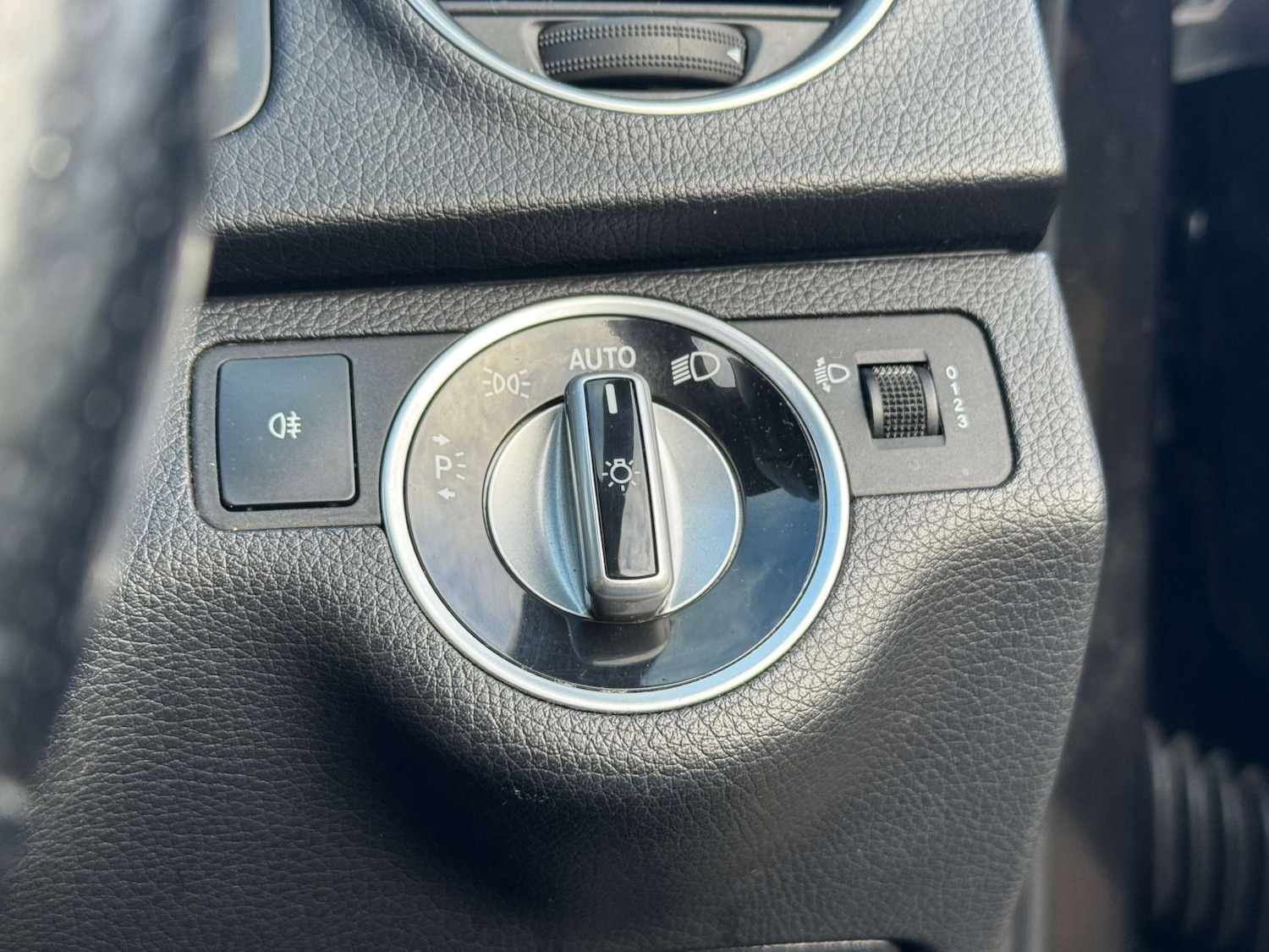 Used Mercedes-Benz C Class 2014 for sale - 77162418: Photo 34