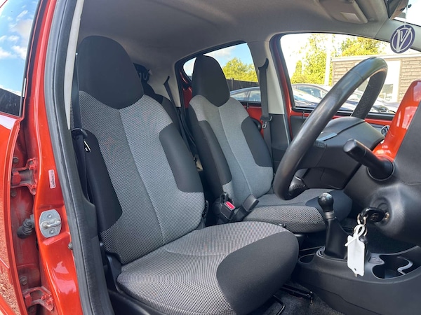 Used Toyota AYGO 2013 for sale - 75973310: Photo 11