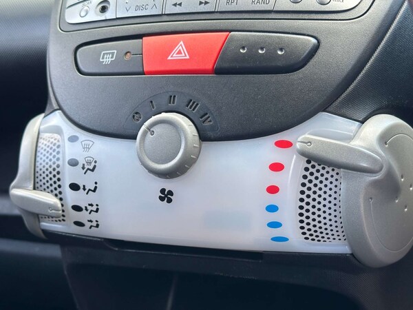 Used Toyota AYGO 2013 for sale - 75973310: Photo 21