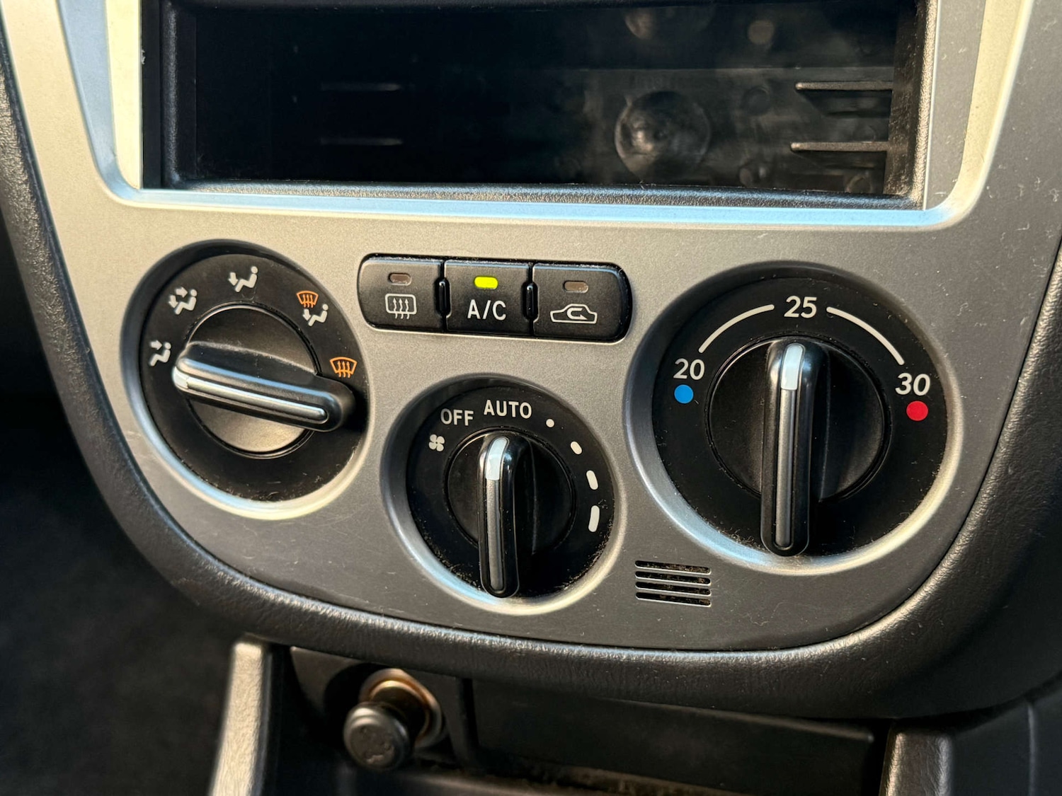 Used Subaru Impreza 2002 for sale - 76830120: Photo 25