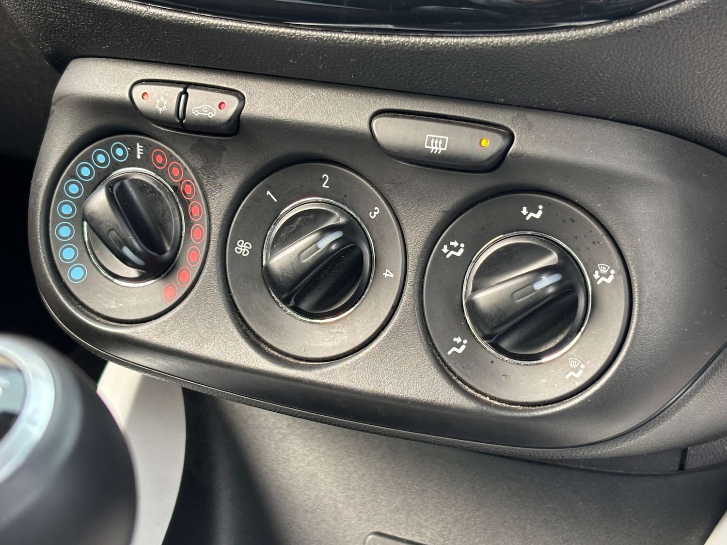 Used Vauxhall ADAM 2014 for sale - 77980251: Photo 23