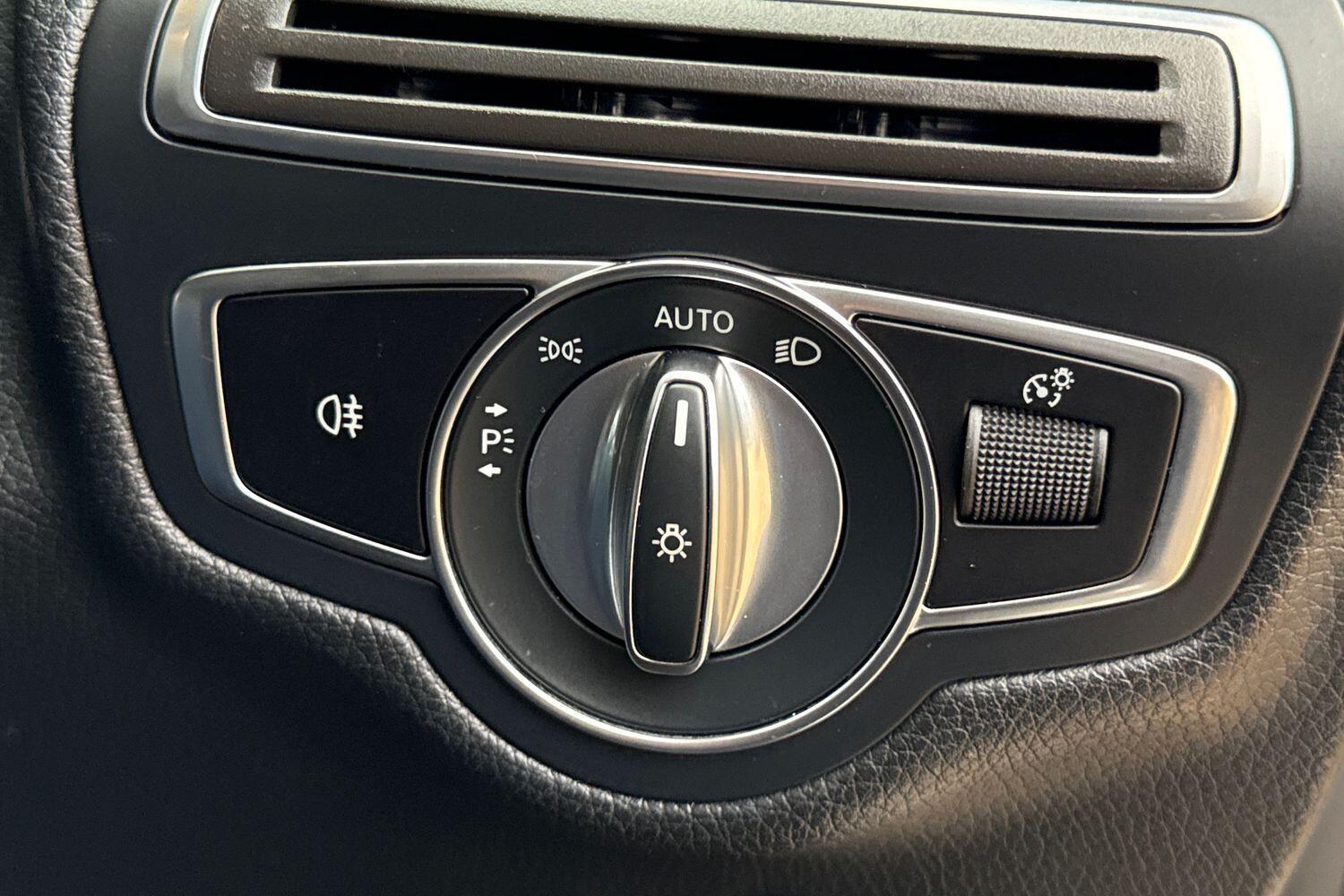 Used Mercedes-Benz C Class 2020 for sale - 76898612: Photo 54