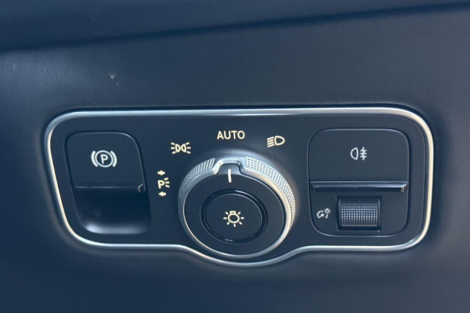 Used Aston Martin DBX 2025 for sale - 77175349: Photo 44