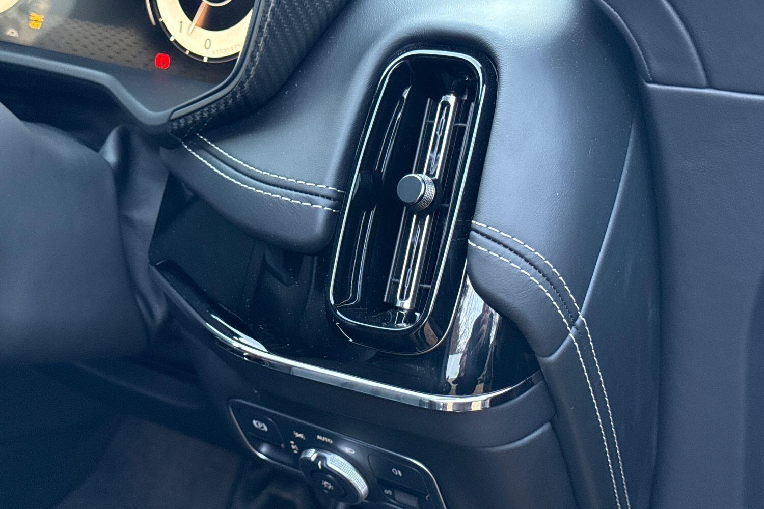 Used Aston Martin DBX 2025 for sale - 77175349: Photo 46