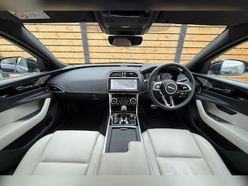 Used Jaguar XE 2023 for sale - 75647341: Photo