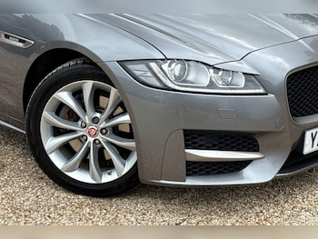 Used Jaguar XF 2019 for sale - 75708059: Photo