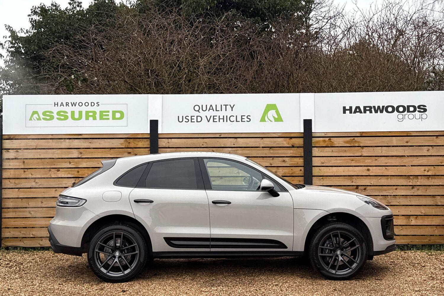 Used Porsche Macan 2022 for sale - 77191192: Photo 2