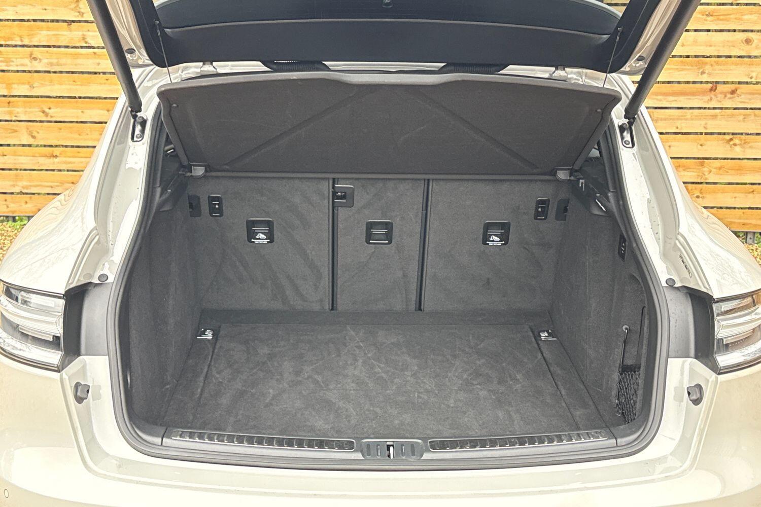 Used Porsche Macan 2022 for sale - 77191192: Photo 21