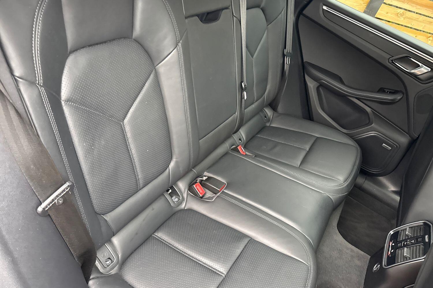 Used Porsche Macan 2022 for sale - 77191192: Photo 24