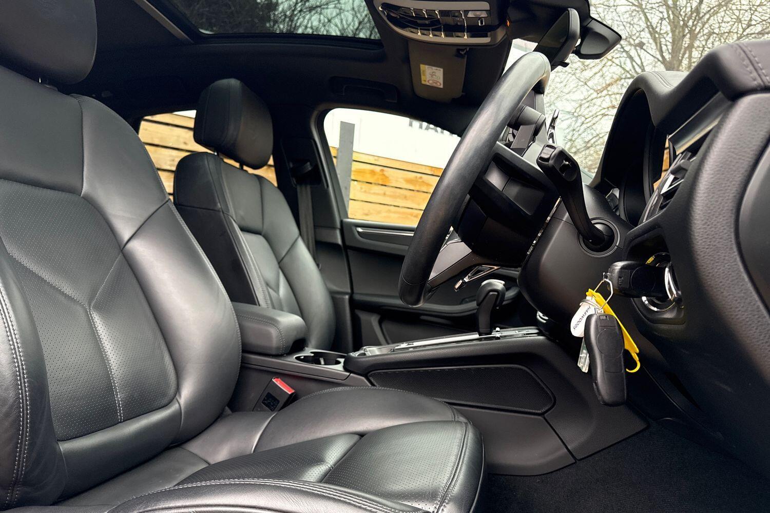 Used Porsche Macan 2022 for sale - 77191192: Photo 27