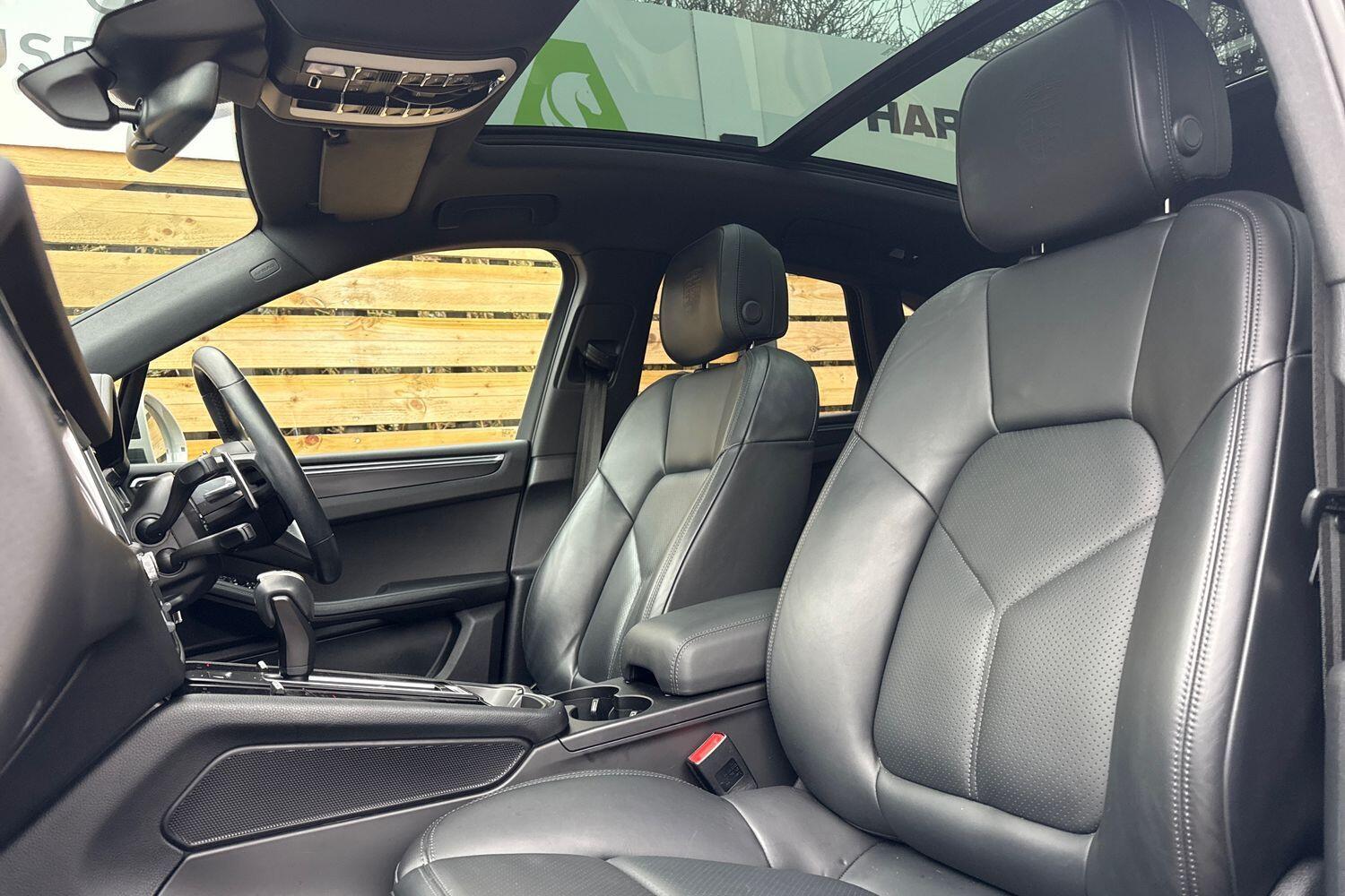 Used Porsche Macan 2022 for sale - 77191192: Photo 30