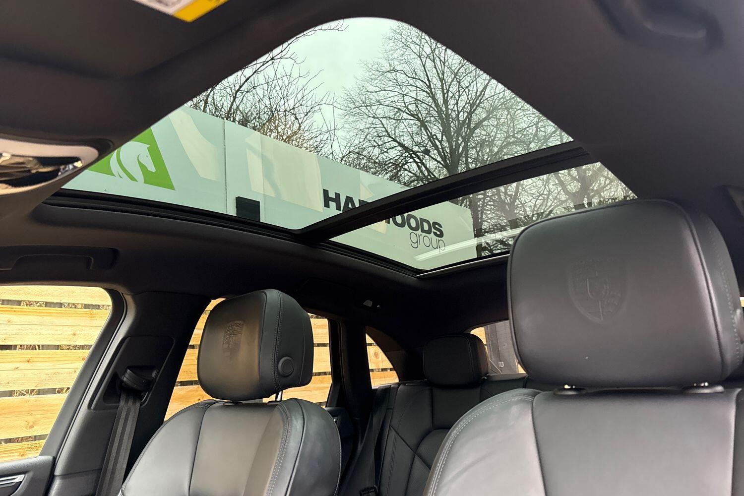 Used Porsche Macan 2022 for sale - 77191192: Photo 31