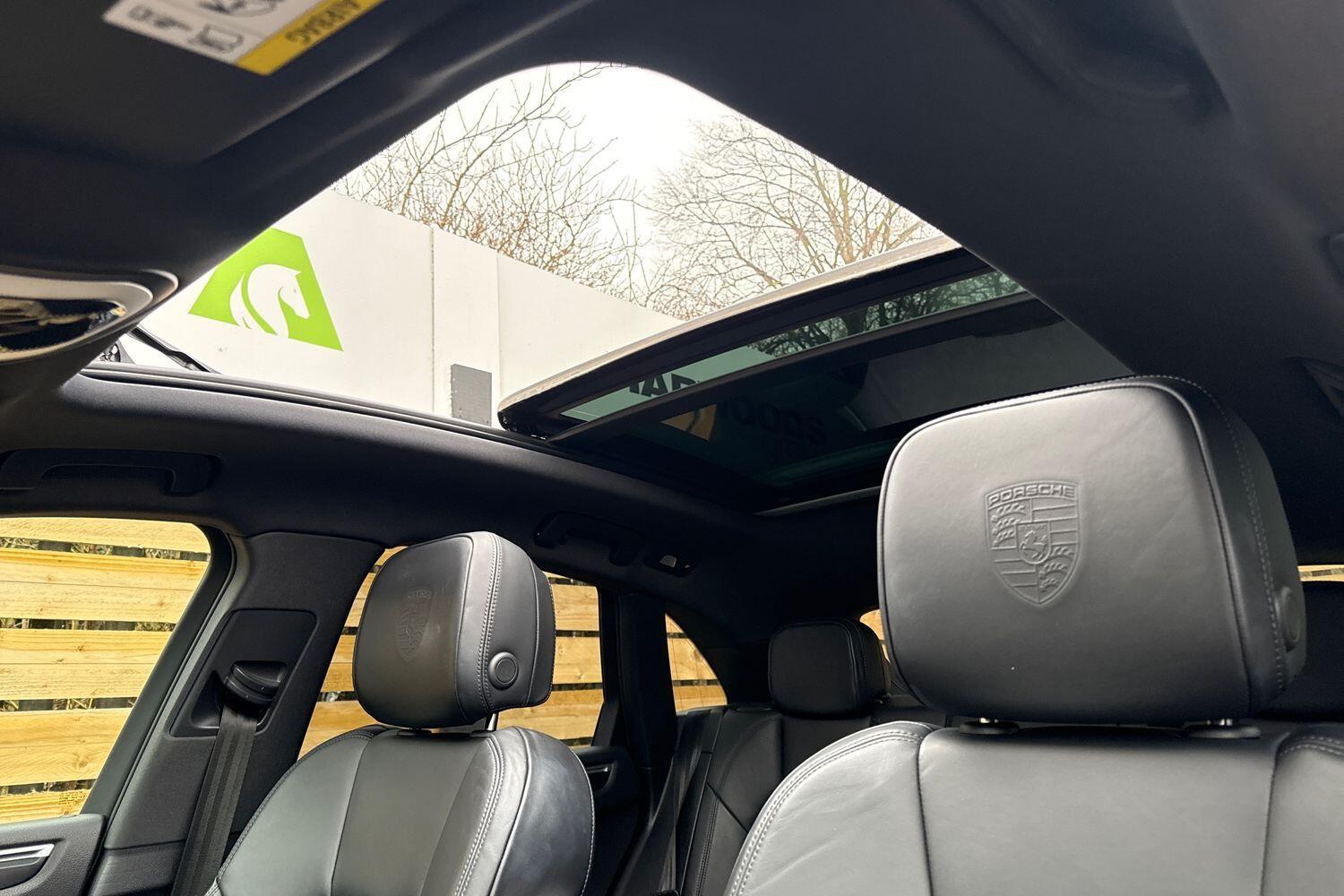 Used Porsche Macan 2022 for sale - 77191192: Photo 51