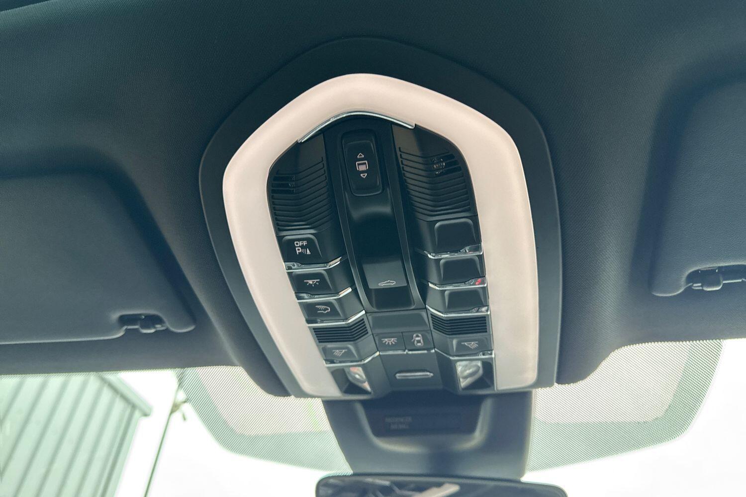 Used Porsche Macan 2022 for sale - 77191192: Photo 60