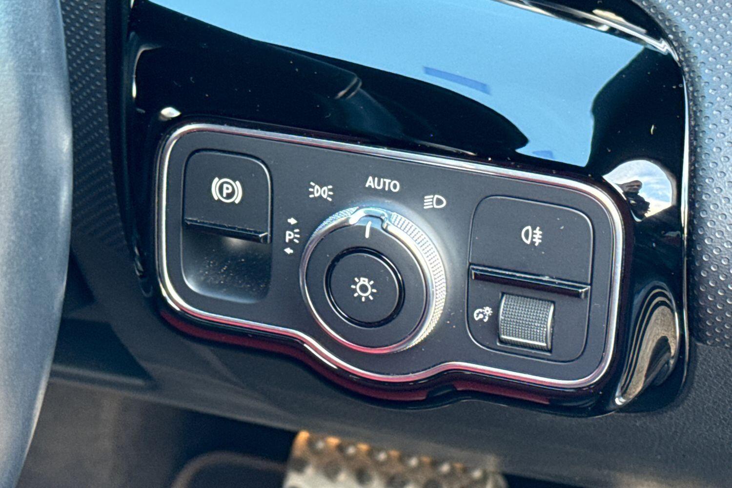 Used Mercedes-Benz CLA 2019 for sale - 77215808: Photo 52