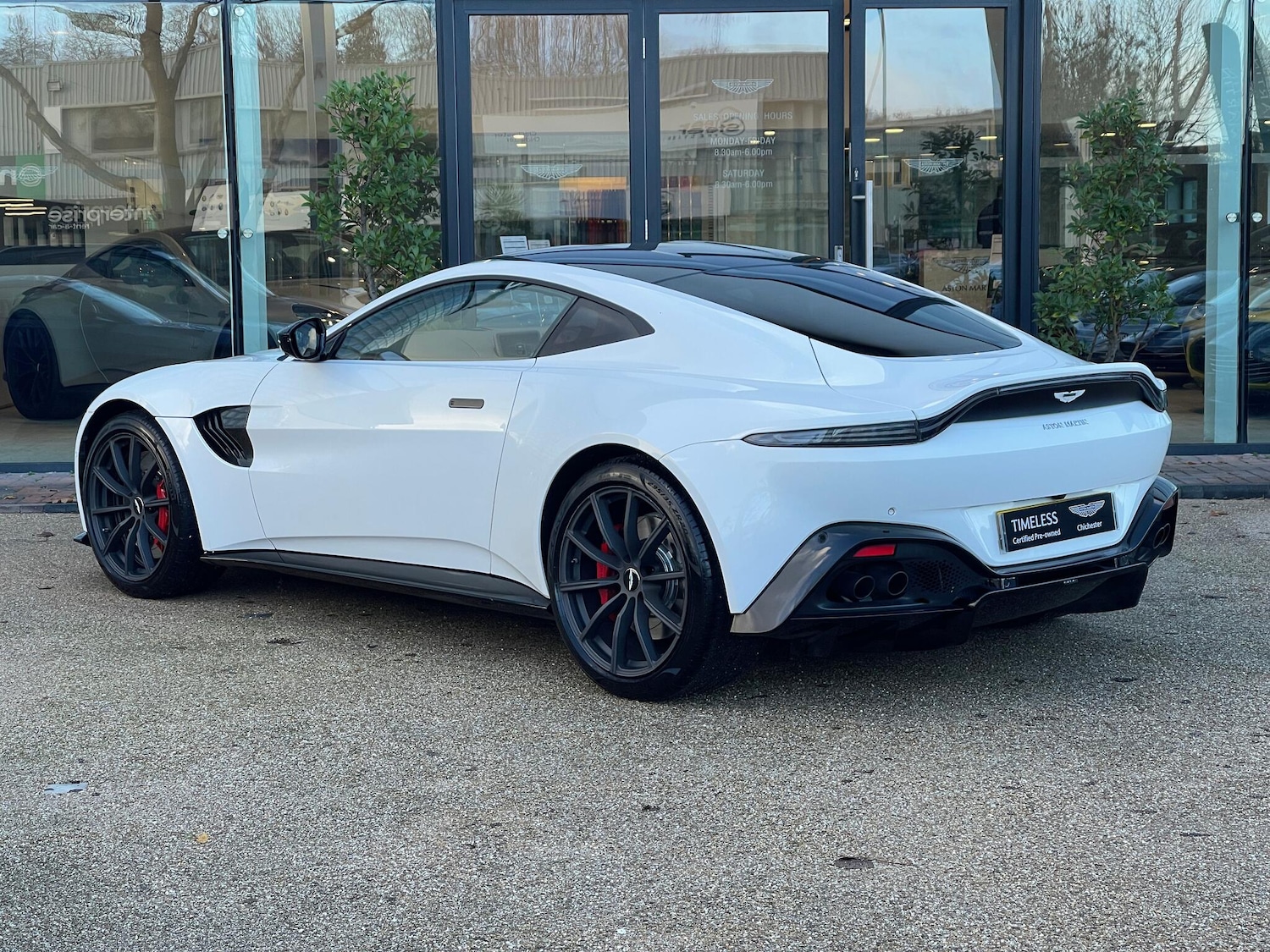 Used Aston Martin Vantage 2020 for sale - 77144544: Photo 2