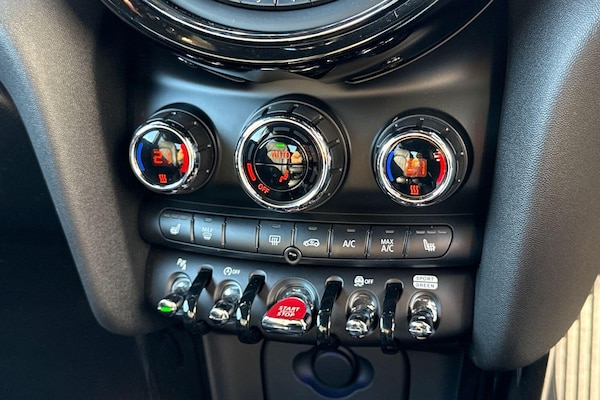 Used MINI Hatch 2019 for sale - 76121884: Photo 40