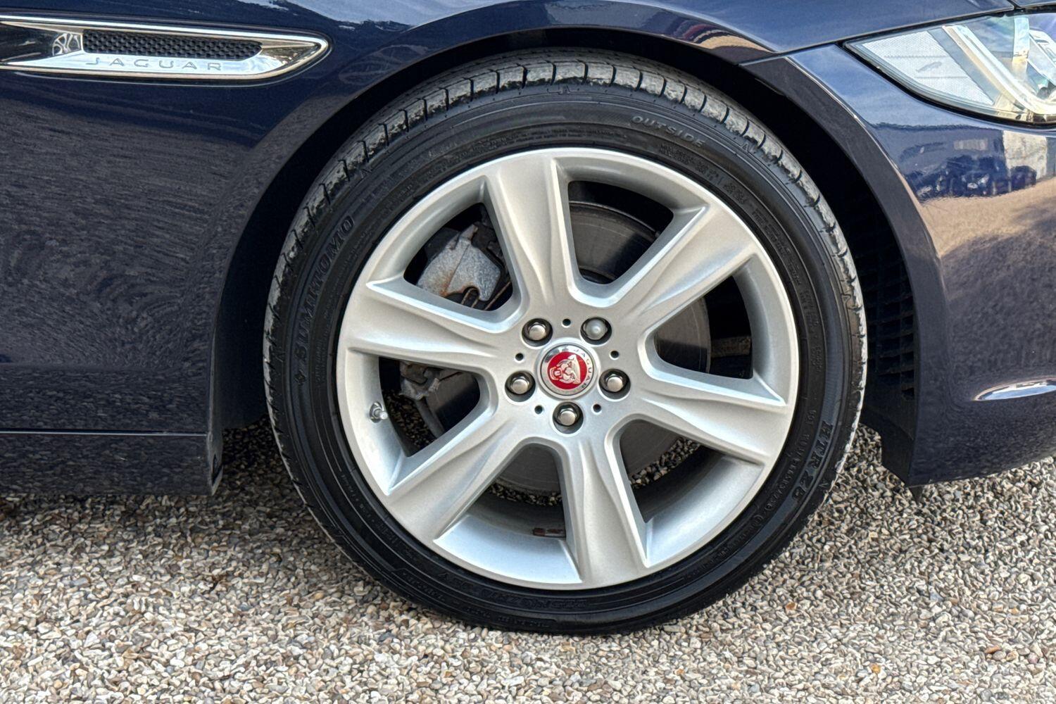 Used Jaguar XE 2019 for sale - 76059685: Photo 14