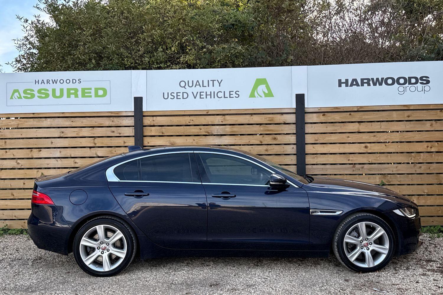 Used Jaguar XE 2019 for sale - 76059685: Photo 2