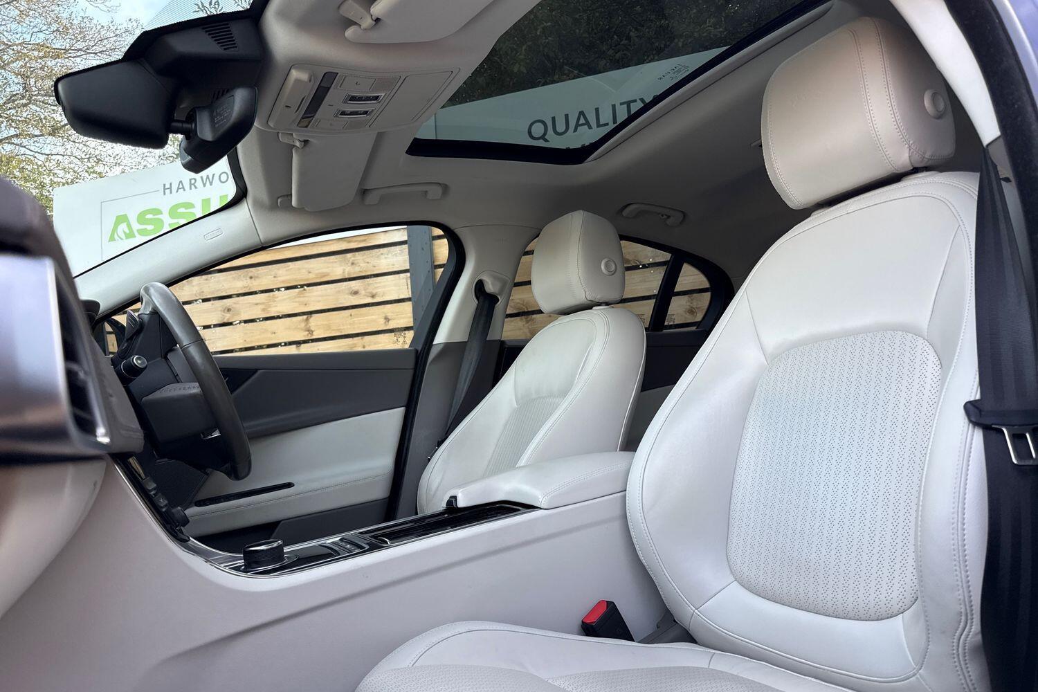 Used Jaguar XE 2019 for sale - 76059685: Photo 30