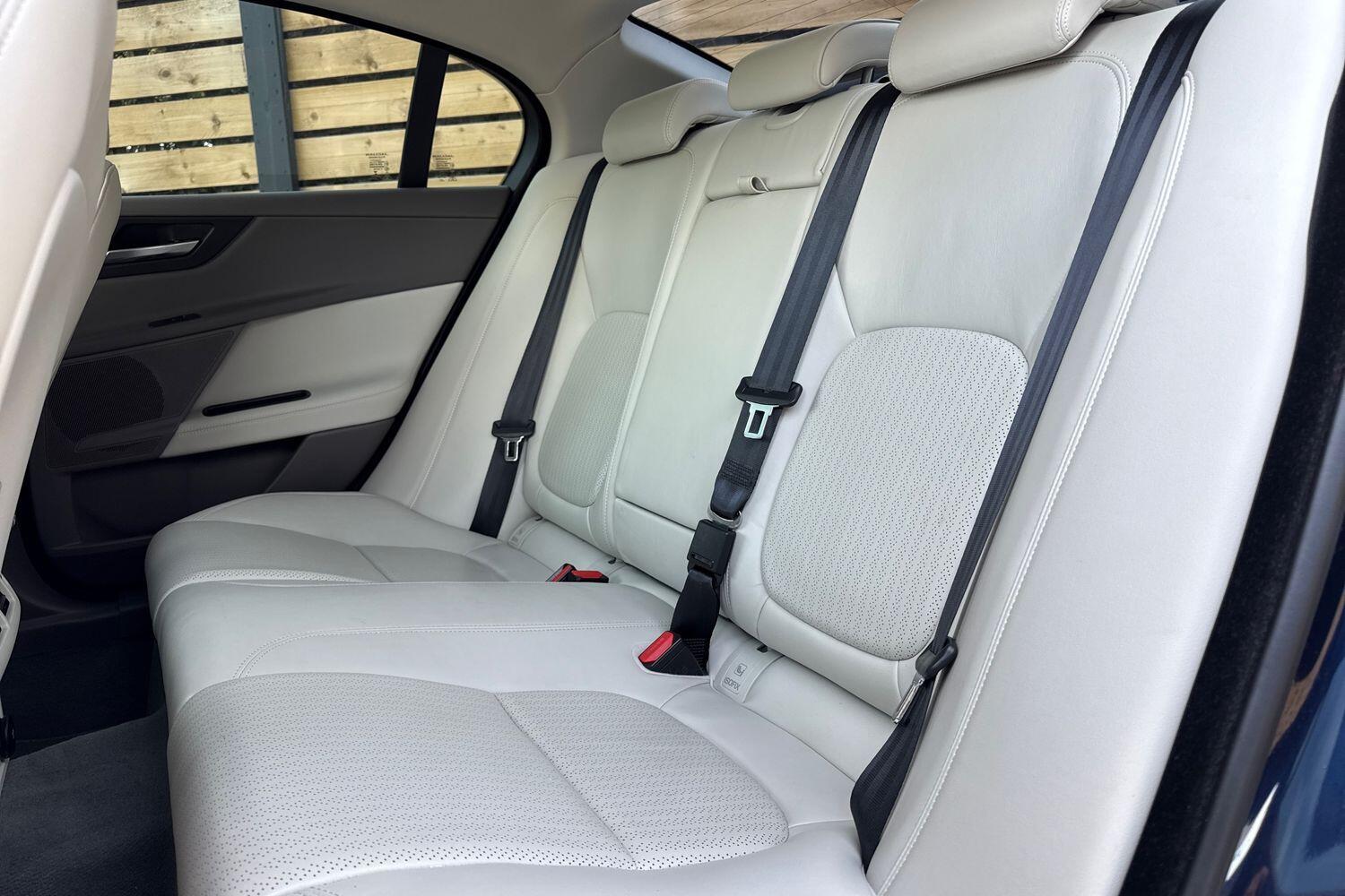 Used Jaguar XE 2019 for sale - 76059685: Photo 32