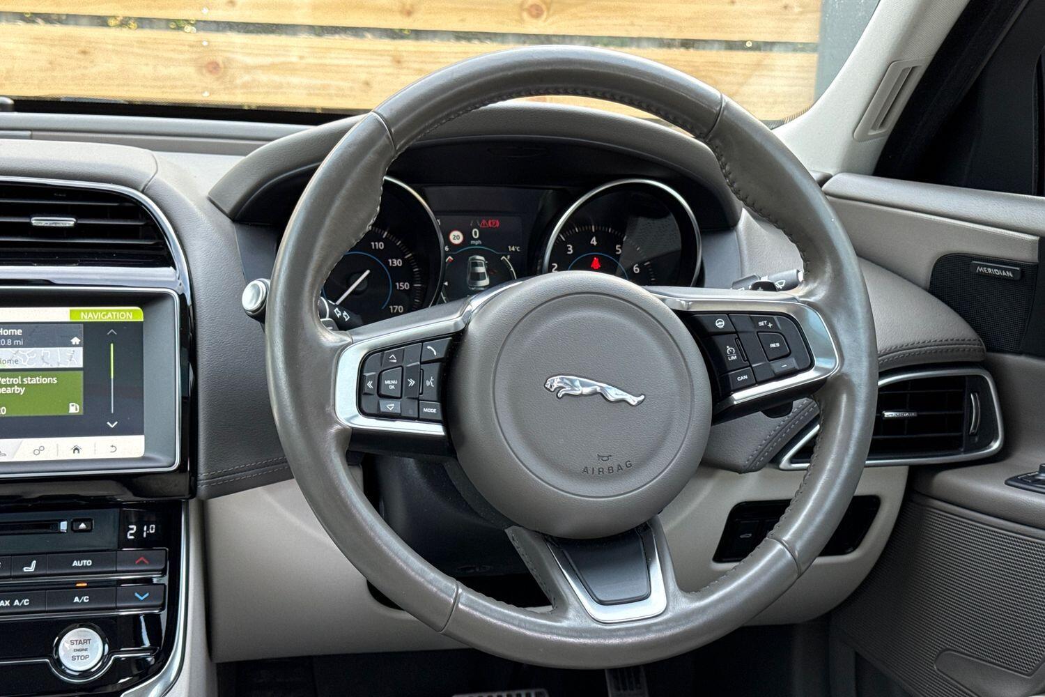 Used Jaguar XE 2019 for sale - 76059685: Photo 36
