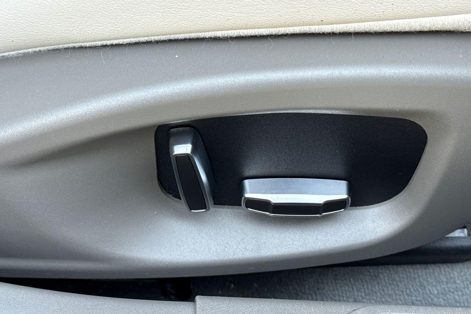 Used Jaguar XE 2019 for sale - 76059685: Photo 46