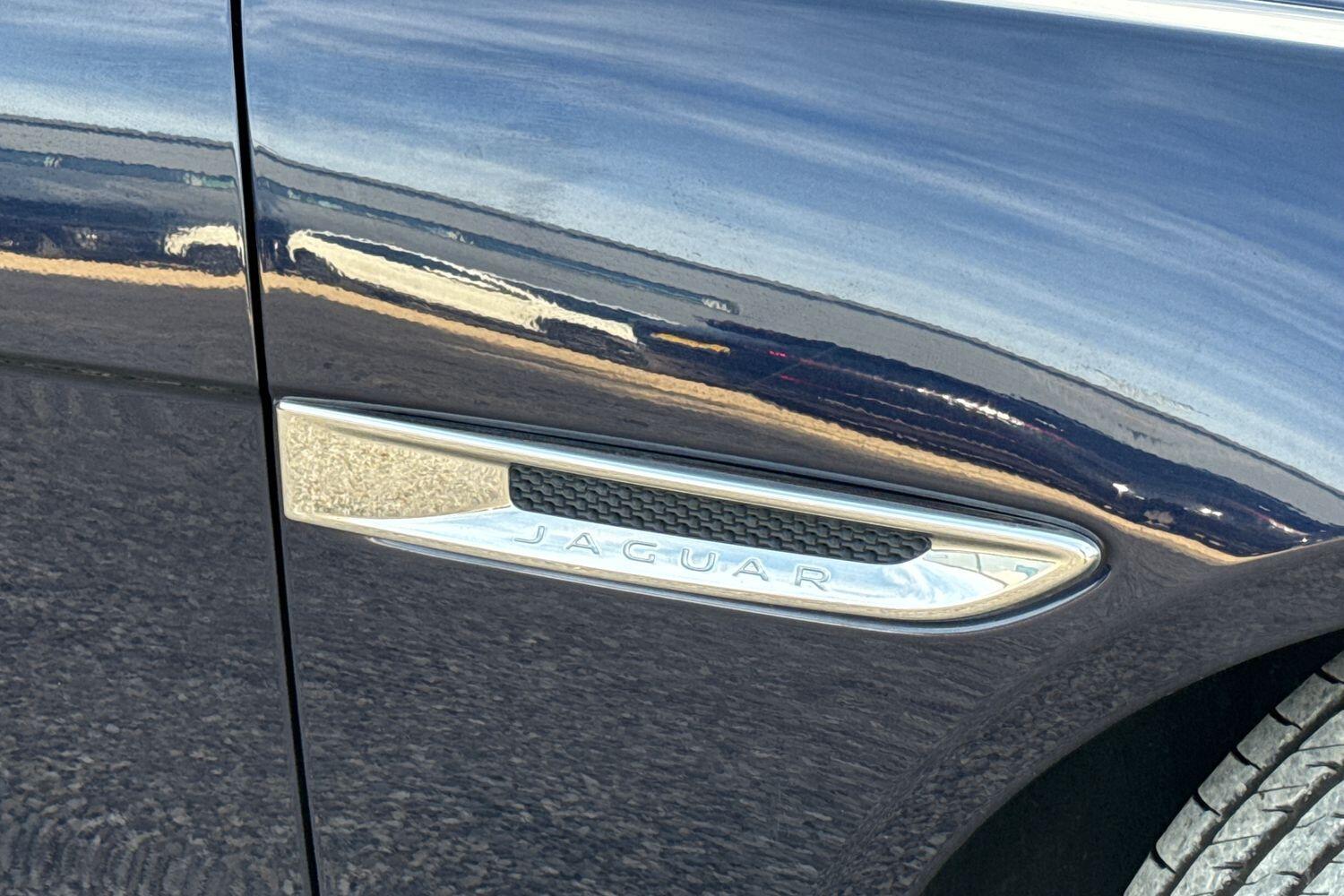 Used Jaguar XE 2019 for sale - 76059685: Photo 51