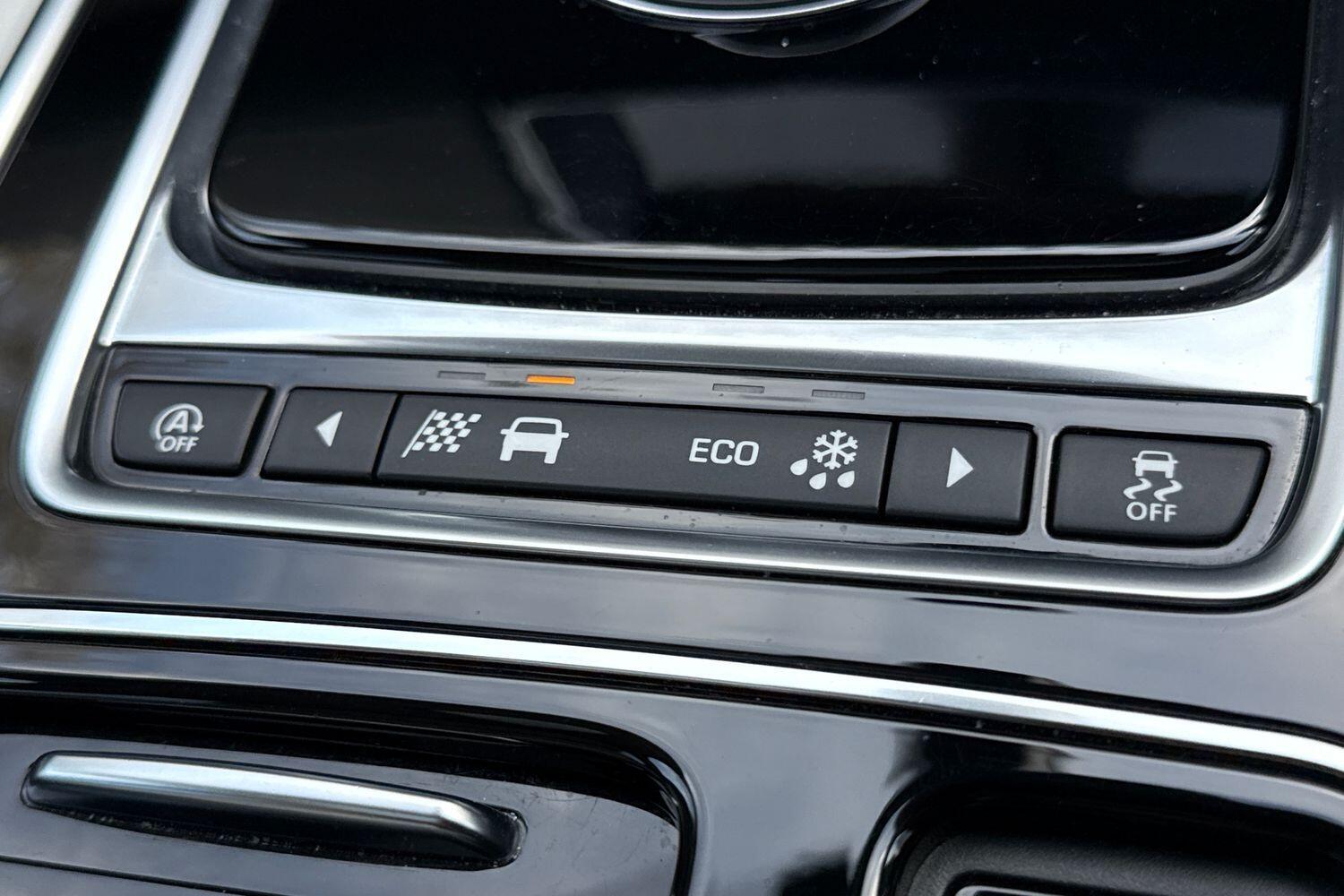 Used Jaguar XE 2019 for sale - 76059685: Photo 59