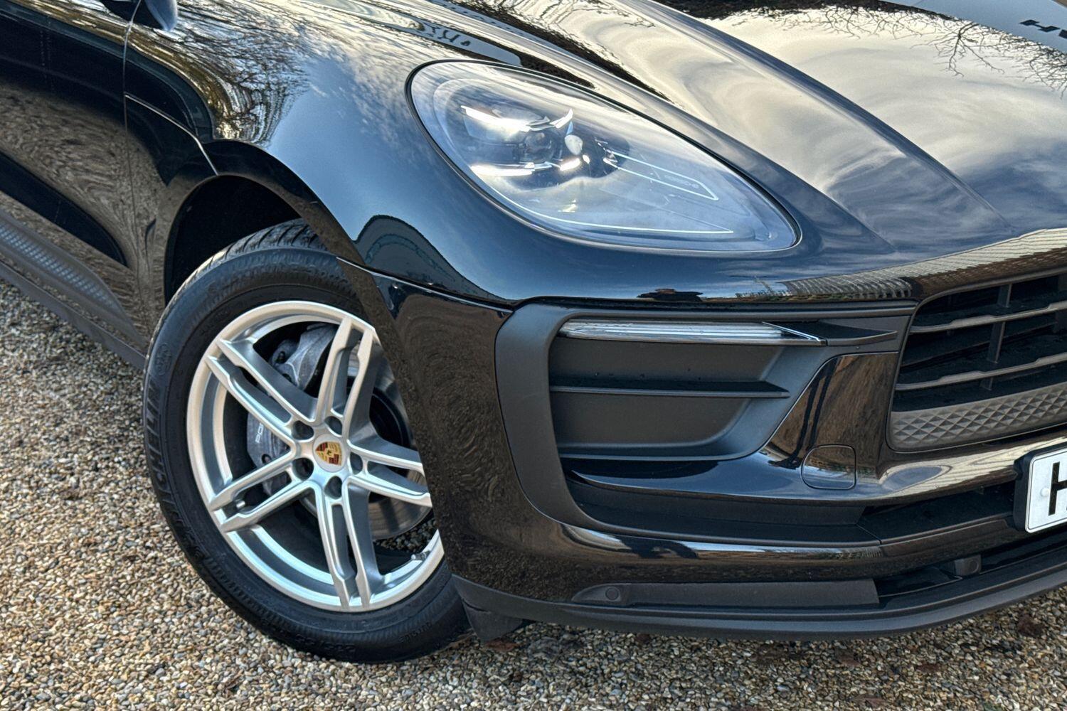 Used Porsche Macan 2022 for sale - 76689374: Photo 2