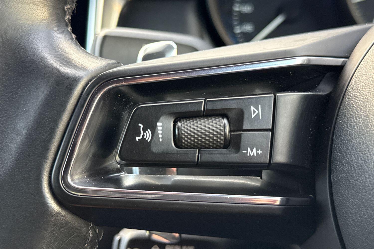 Used Porsche Macan 2022 for sale - 76689374: Photo 34