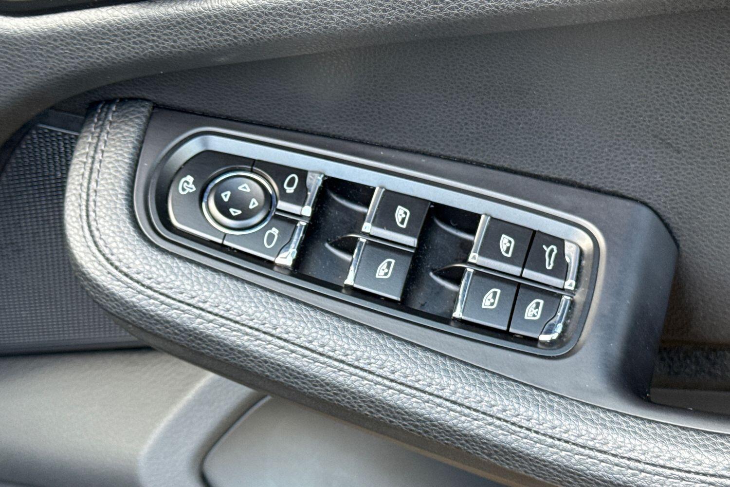 Used Porsche Macan 2022 for sale - 76689374: Photo 41