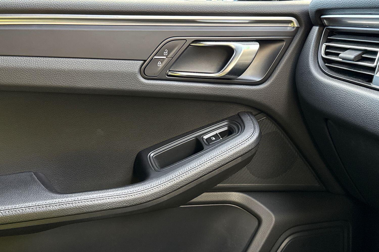 Used Porsche Macan 2022 for sale - 76689374: Photo 44