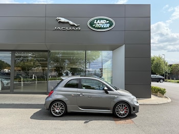 Used Abarth 695 2023 for sale - 75697289: Photo