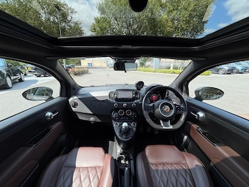 Used Abarth 695 2023 for sale - 75697289: Photo