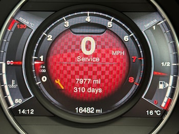 Used Abarth 695 2023 for sale - 75697289: Photo