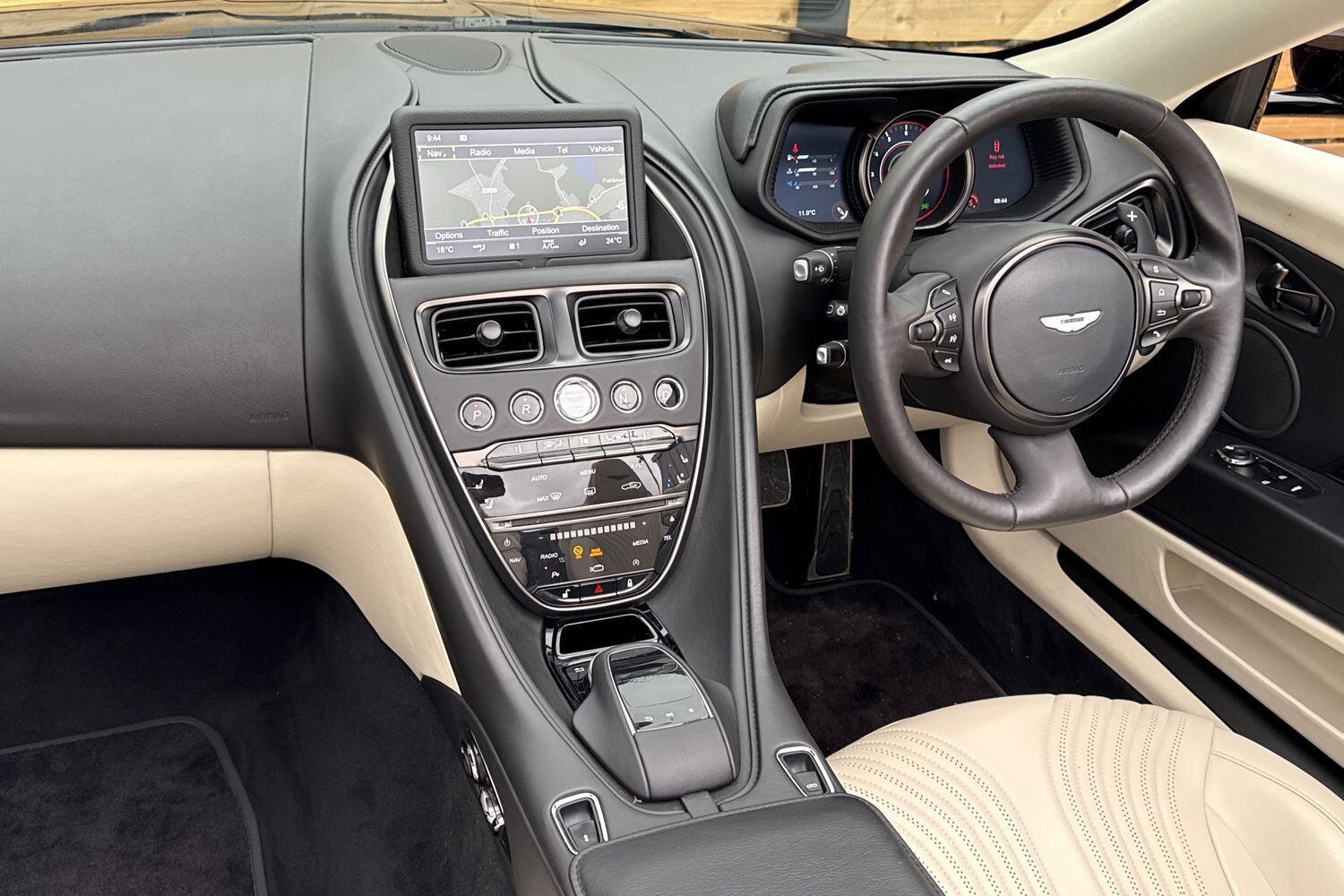 Used Aston Martin DB11 2021 for sale - 77175352: Photo 37