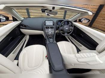 Used Aston Martin DB11 2021 for sale - 77175352: Photo